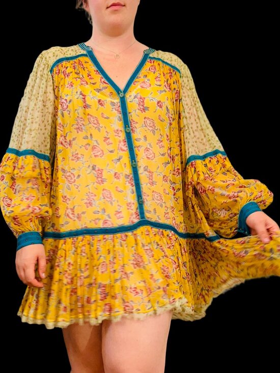 Free People Dresses & Skirts - Free People Flowy Silk Floral Print Tunic Dress, Slip Included